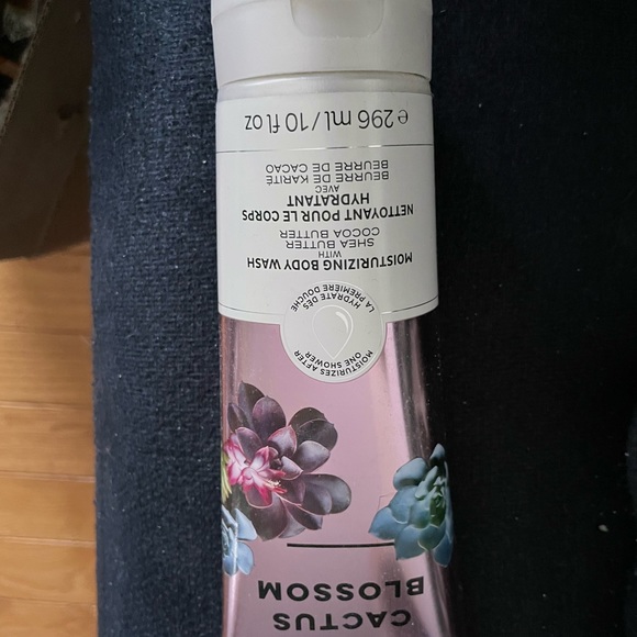 Lily and green tea Shea body cream - Picture 3 of 10